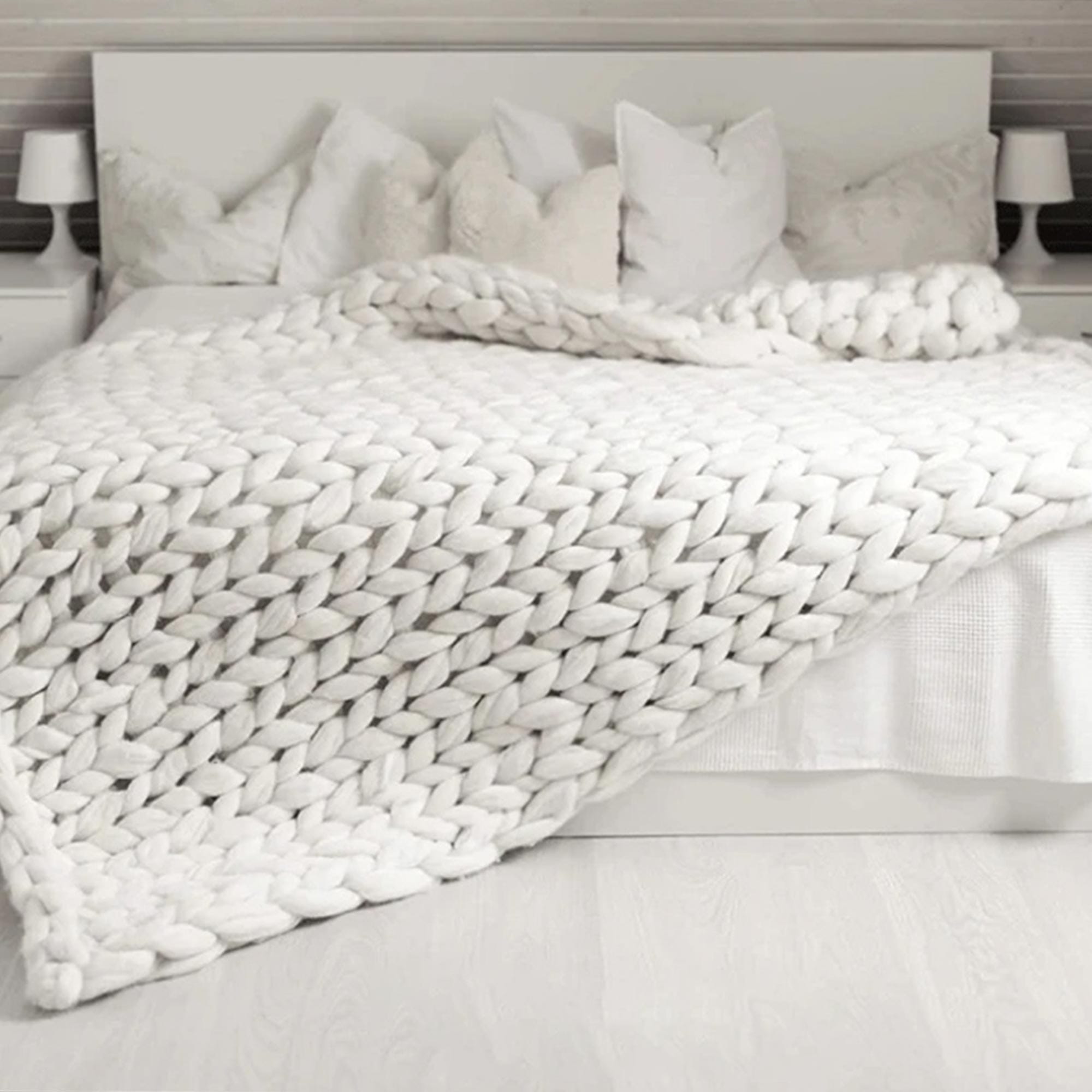 Chunky-knit-blanket-for-bed